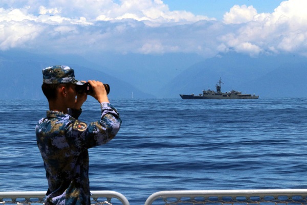 东部战区继续在台岛周边海空域开展实战化联合演训